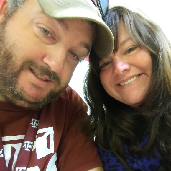 Posher, Kari is selling her much-loved and currated personal closet. LG & + sz - Picture 3 of 4